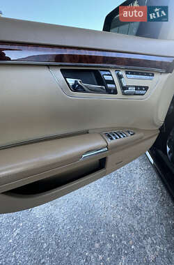 Седан Mercedes-Benz S-Class 2008 в  фото 23 Седан Mercedes-Benz S-Class 2008 в