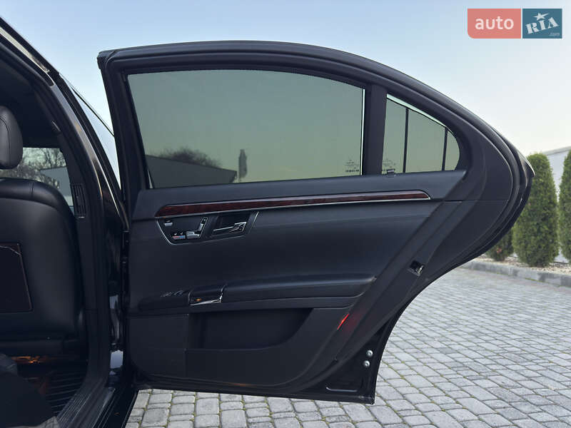 Седан Mercedes-Benz S-Class 2006 в Черновцах