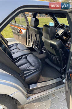 Седан Mercedes-Benz S-Class 1991 в  фото 9 Седан Mercedes-Benz S-Class 1991 в