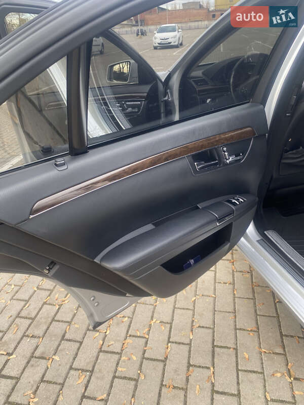 Седан Mercedes-Benz S-Class 2010 в Тернополі