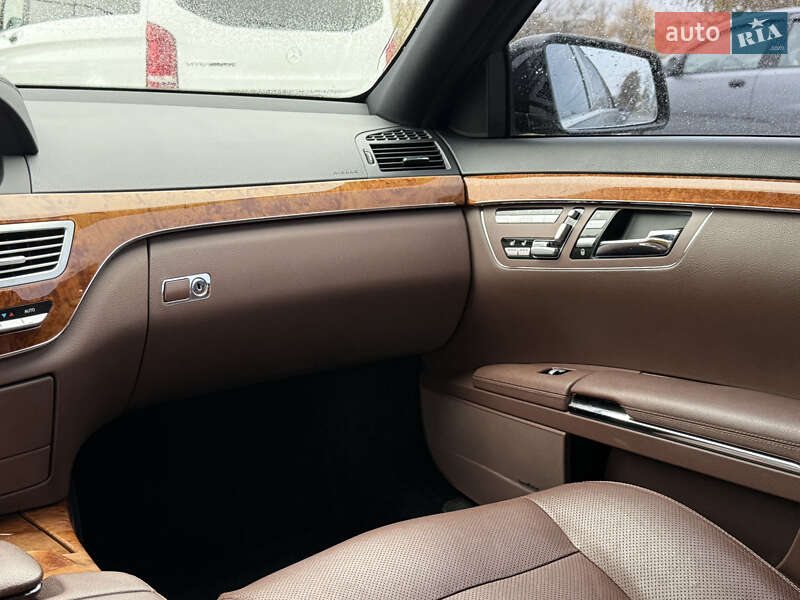 Седан Mercedes-Benz S-Class 2010 в Чернівцях фото 32 Седан Mercedes-Benz S-Class 2010 в Чернівцях