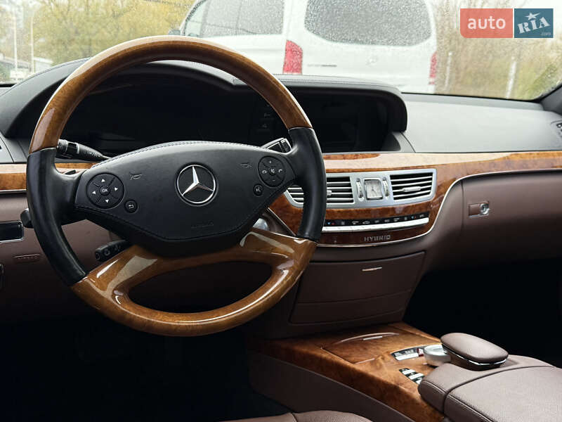 Седан Mercedes-Benz S-Class 2010 в Чернівцях фото 44 Седан Mercedes-Benz S-Class 2010 в Чернівцях