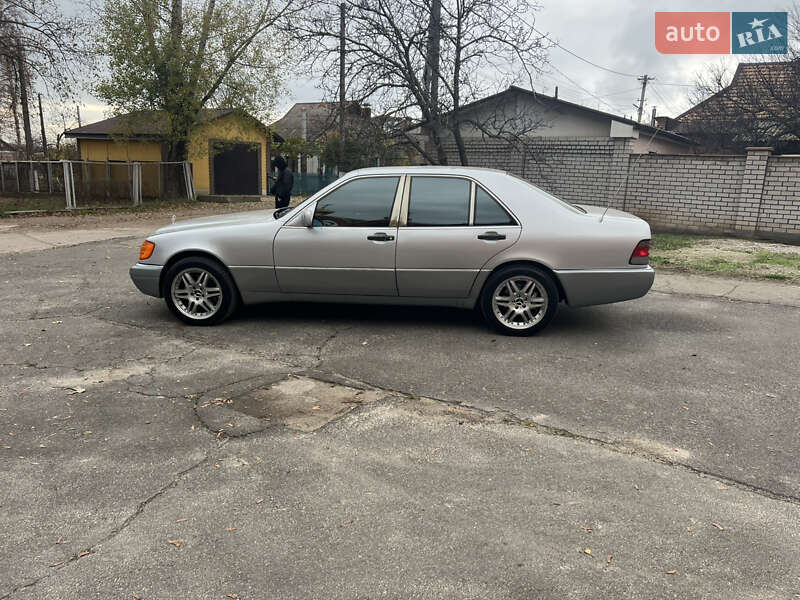 Седан Mercedes-Benz S-Class 1991 в Кривом Роге