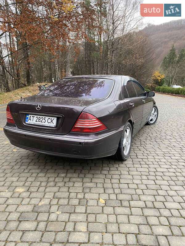 Седан Mercedes-Benz S-Class 2000 в Косове