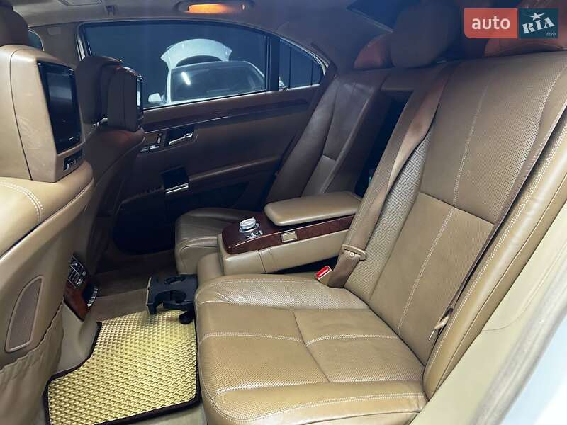 Седан Mercedes-Benz S-Class 2006 в Черновцах