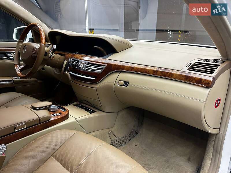 Седан Mercedes-Benz S-Class 2006 в Черновцах