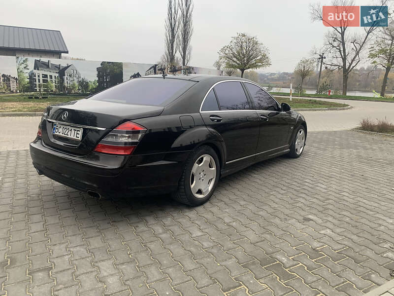 Седан Mercedes-Benz S-Class 2007 в Умані