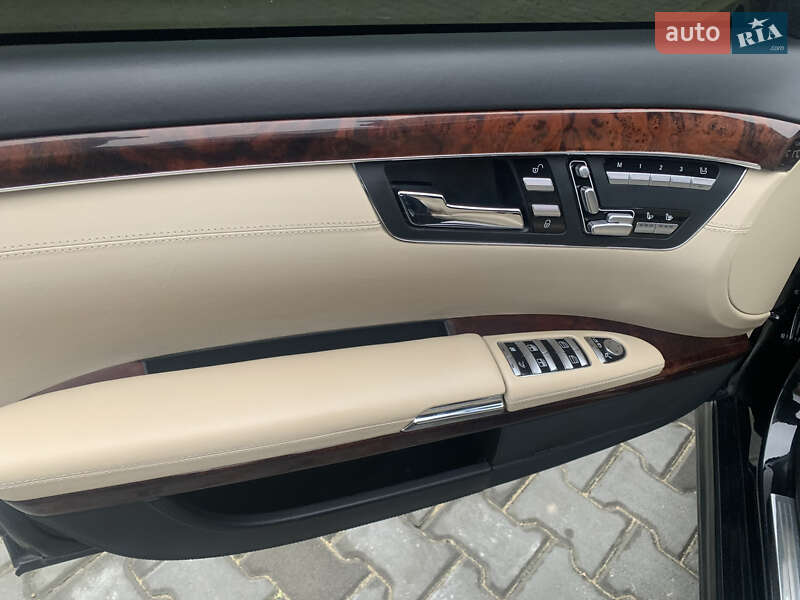 Седан Mercedes-Benz S-Class 2007 в Умані
