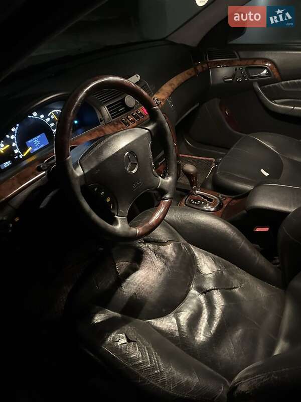 Седан Mercedes-Benz S-Class 2000 в Вараші