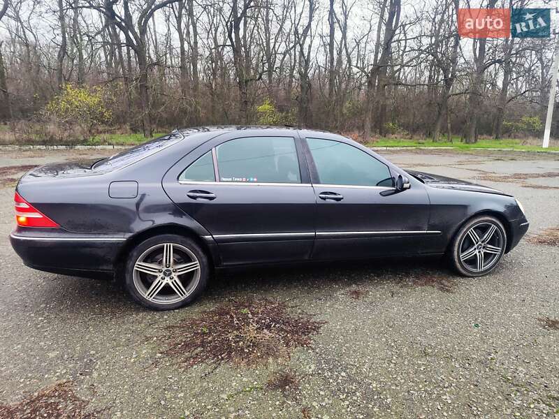 Mercedes-Benz S-Class 2001