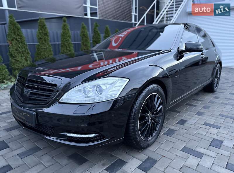 Mercedes-Benz S-Class 2011