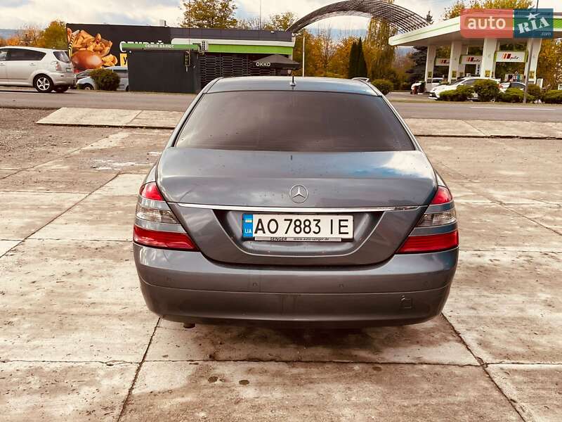 Седан Mercedes-Benz S-Class 2008 в Рахове
