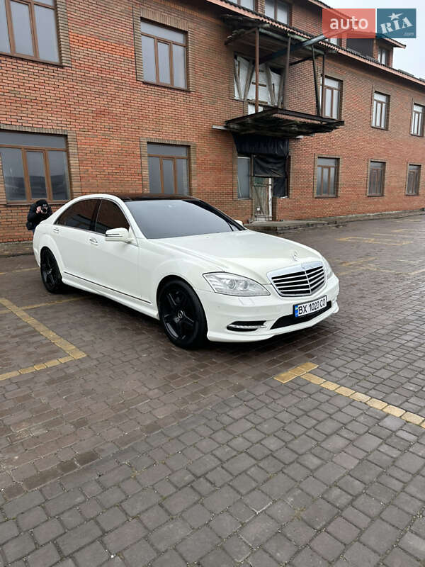 Седан Mercedes-Benz S-Class 2008 в Теофіполі