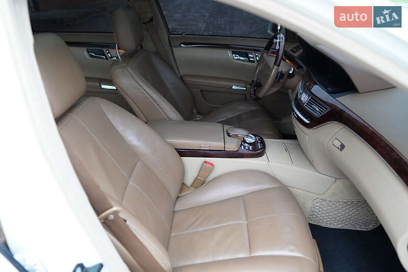 Седан Mercedes-Benz S-Class 2008 в Теофіполі