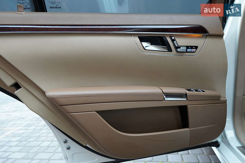 Седан Mercedes-Benz S-Class 2008 в Теофіполі