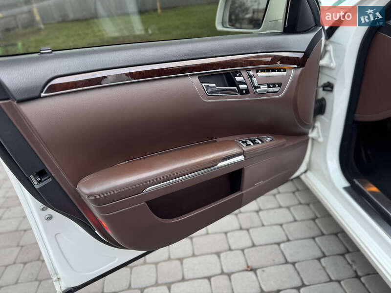 Седан Mercedes-Benz S-Class 2010 в Павлограді