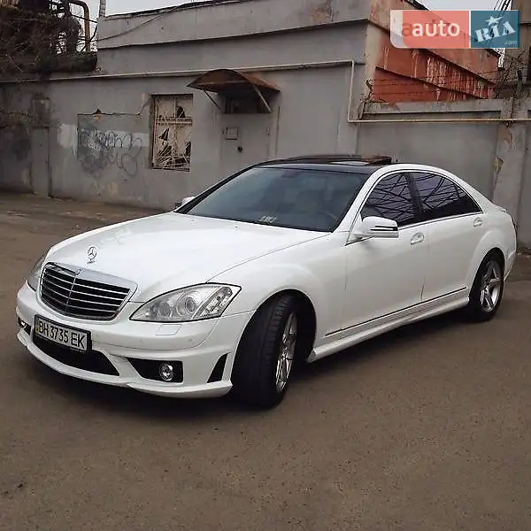 Mercedes-Benz S-Class