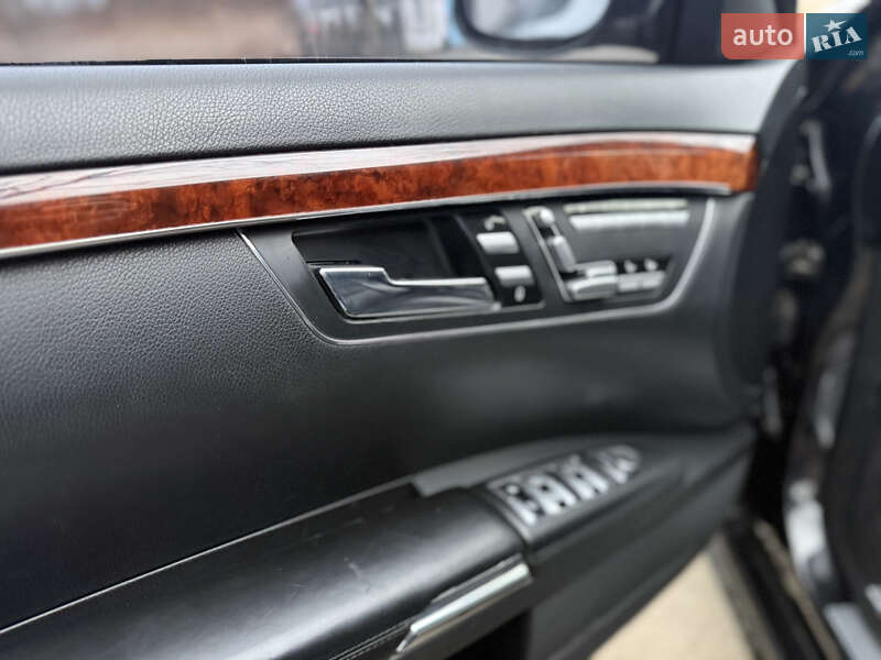 Седан Mercedes-Benz S-Class 2007 в Умані