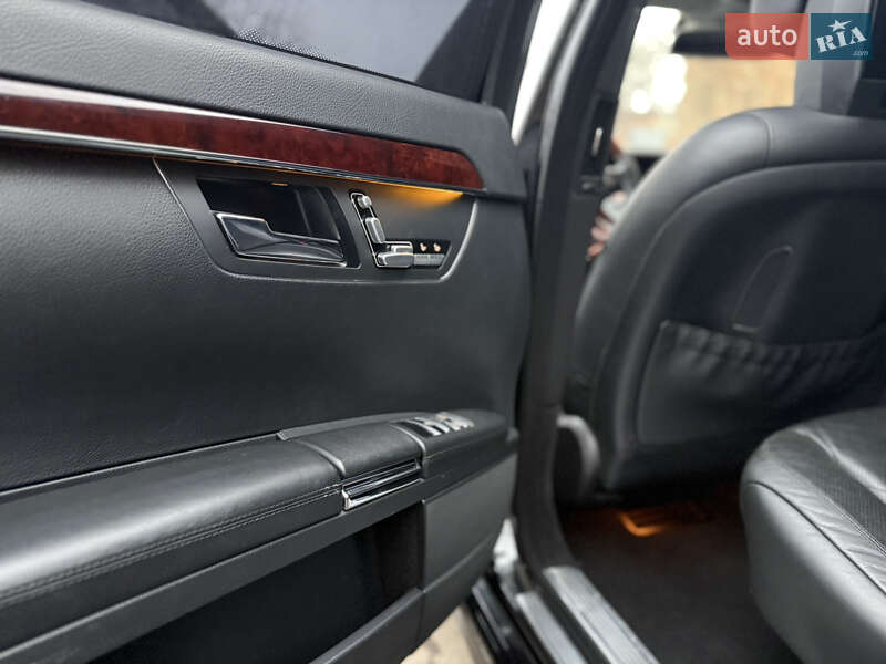 Седан Mercedes-Benz S-Class 2007 в Умані