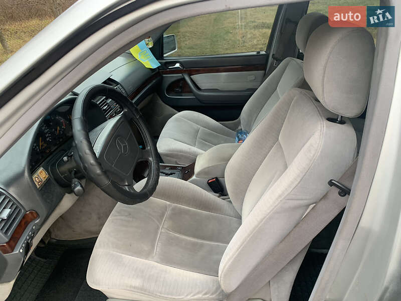 Седан Mercedes-Benz S-Class 1996 в Кореці
