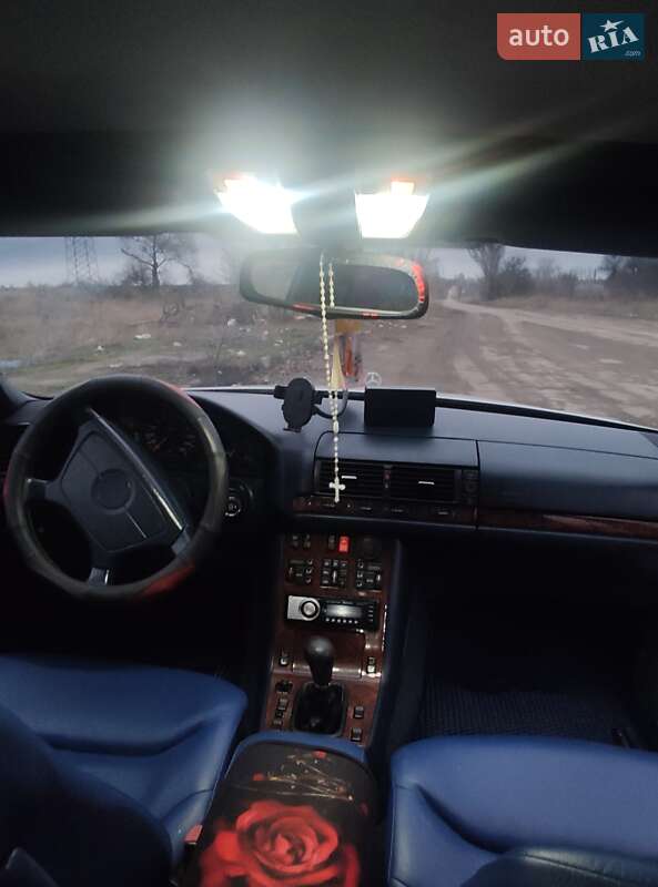 Седан Mercedes-Benz S-Class 1992 в Запорожье