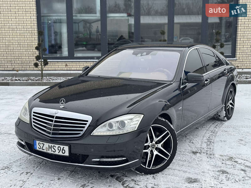 Седан Mercedes-Benz S-Class 2011 в Сарнах
