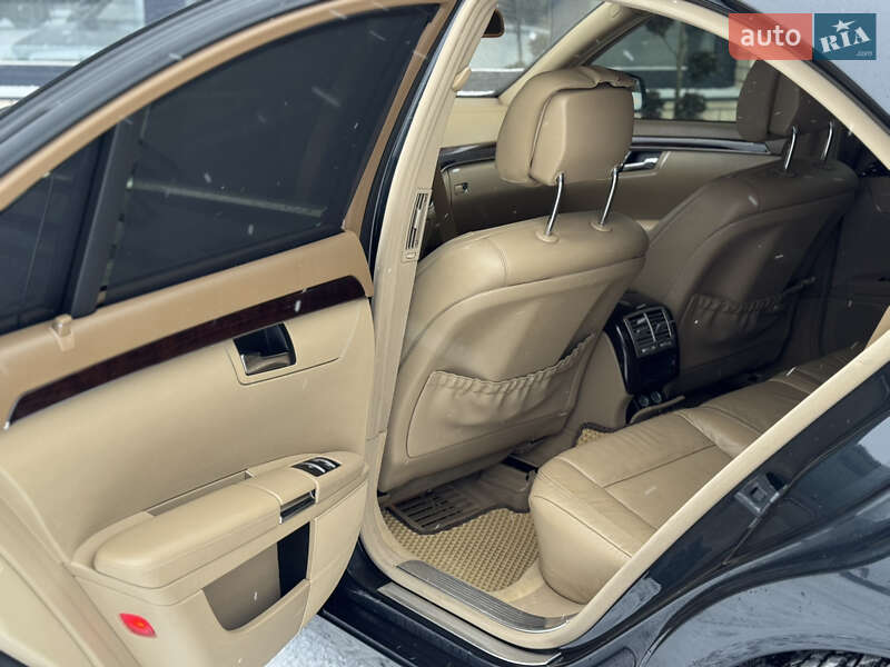 Седан Mercedes-Benz S-Class 2011 в Сарнах