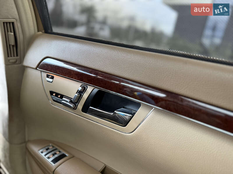 Седан Mercedes-Benz S-Class 2009 в Ужгороді