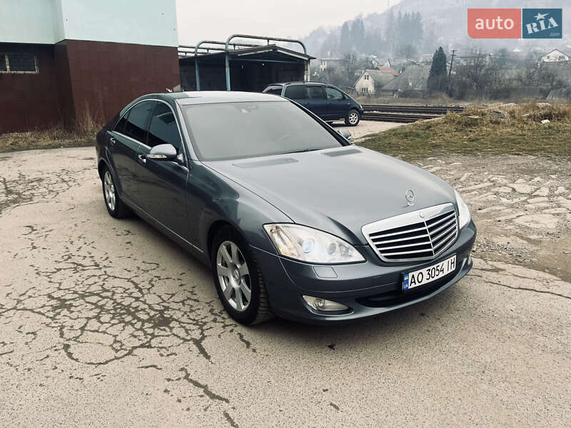 Седан Mercedes-Benz S-Class 2008 в Рахові