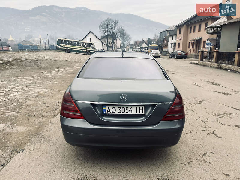 Седан Mercedes-Benz S-Class 2008 в Рахові