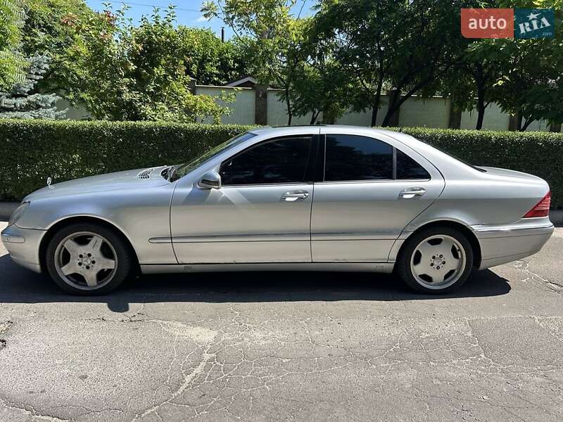 Mercedes-Benz S-Class 2000