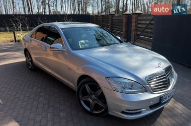 Седан Mercedes-Benz S-Class 2009 в Вараше