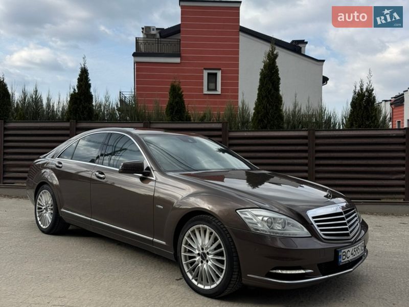 Mercedes-Benz S-Class 2010 Mercedes-Benz S-Class 2010