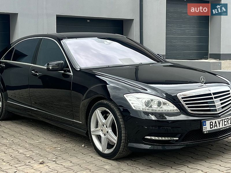 Mercedes-Benz S-Class 2011