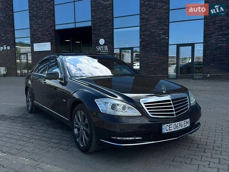 Mercedes-Benz S-Class
