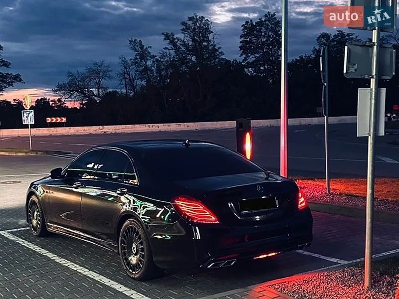 Mercedes-Benz S-Class