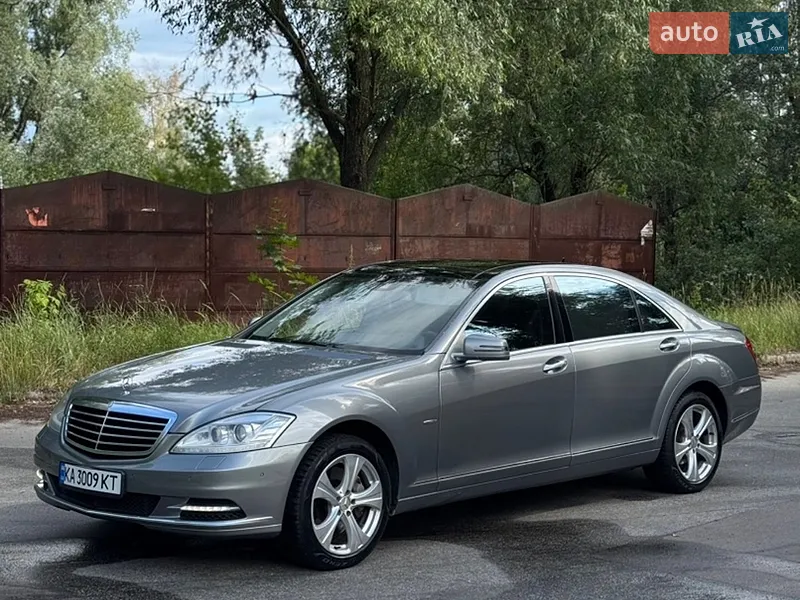 Mercedes-Benz S-Class 2011