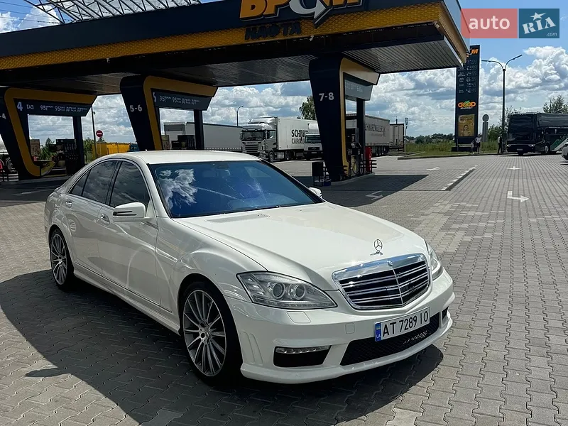 Mercedes-Benz S-Class