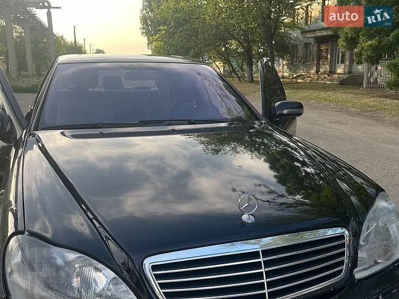 Mercedes-Benz S-Class
