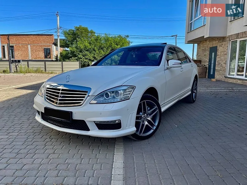Mercedes-Benz S-Class