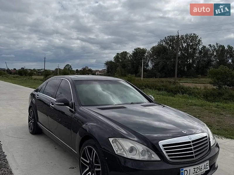 Mercedes-Benz S-Class