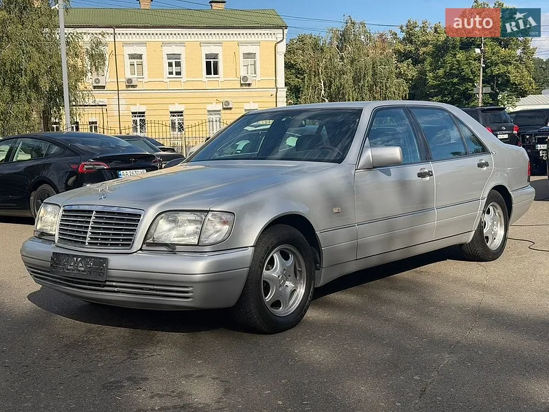 Mercedes-Benz S-Class 1995