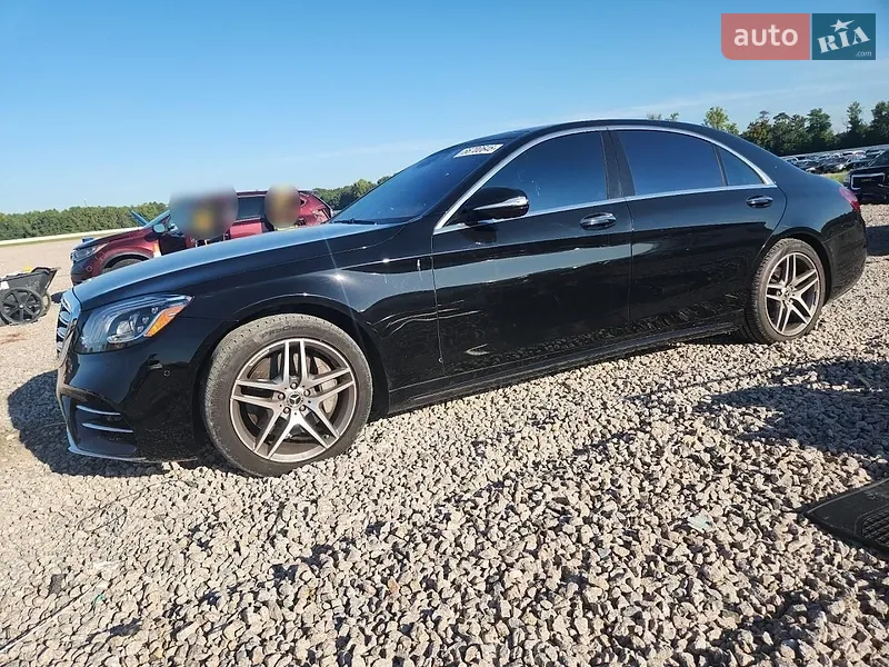 Mercedes-Benz S-Class