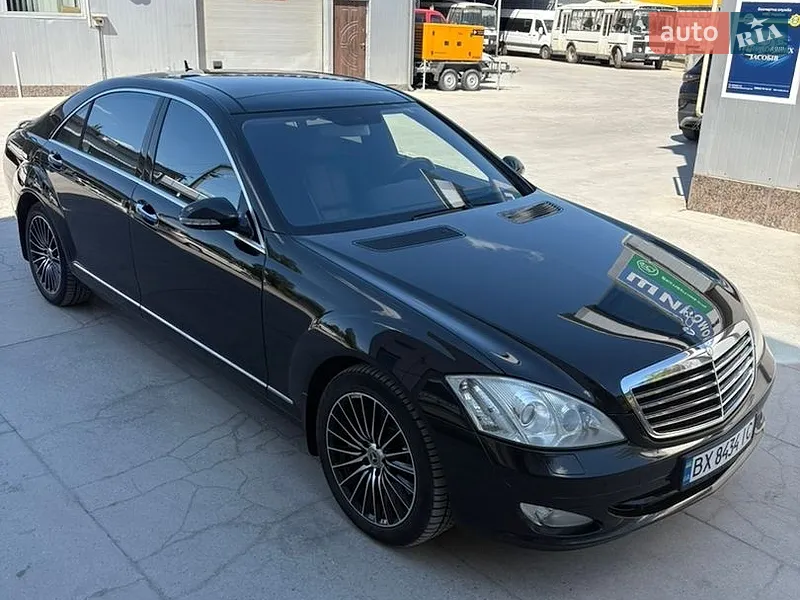 Mercedes-Benz S-Class