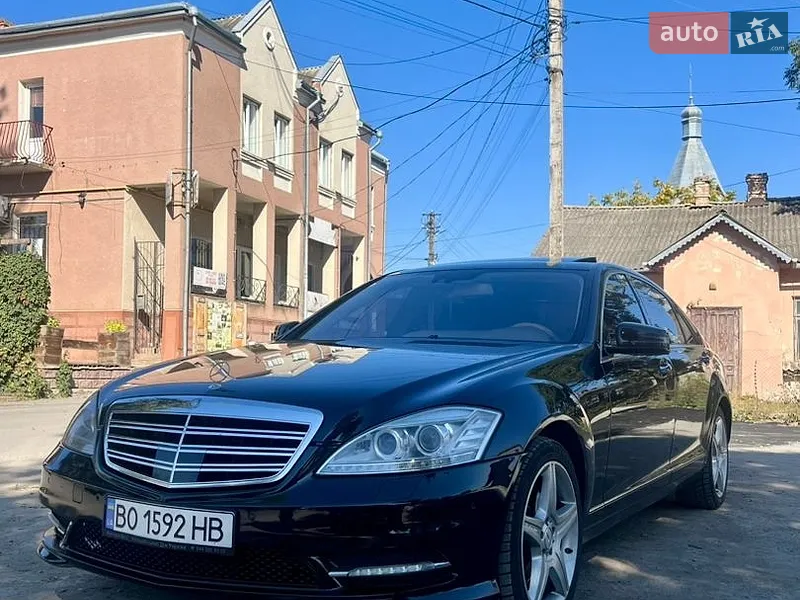 Mercedes-Benz S-Class