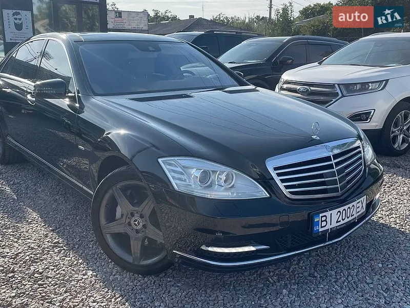 Mercedes-Benz S-Class
