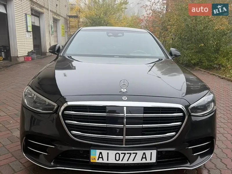 Mercedes-Benz S-Class