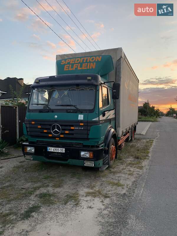 Mercedes-Benz SK-Series 1996