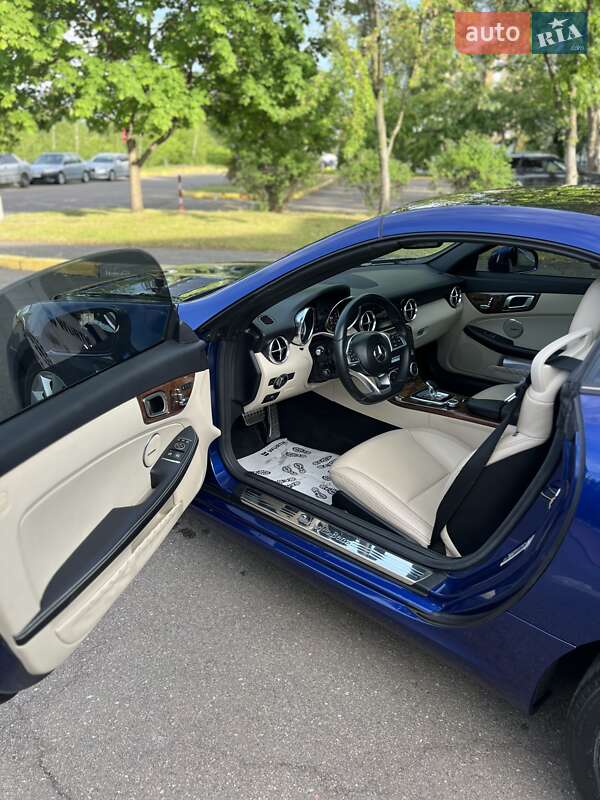 Родстер Mercedes-Benz SLC-Class 2016 в Киеве фото 19 Родстер Mercedes-Benz SLC-Class 2016 в Киеве