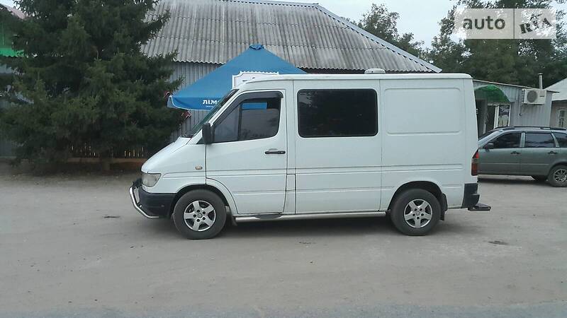 Mercedes-Benz Sprinter 208 груз.-пасс. 208D